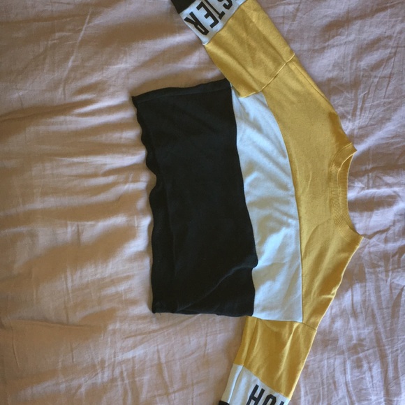 Hollister crop top - Picture 2 of 4